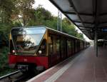 Am Gleis 6 in Birkenwerder wird die 480-er S-Bahn auf der Linie S 8 nach Zeuthen bereitgestellt. 14.09.2012.