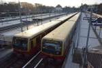 2 mal BR 481 der Berliner S-Bahn , abgestellt am Bahnhof Berlin Olympiastadion. Aufgenommen am 18.01.2015.
