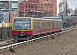 S-Bahn Berlin, als S42 (Ring) kurz vor der Einfahrt Bahnhof Beusselstrasse im Februar 2017.