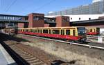 481 331-7 verlässt am 18.3.2018 als S1 von Berlin Wannsee nach Oranienburg den Bahnhof Berlin Gesundbrunnen.