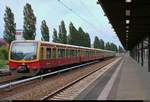 Nachschuss auf zwei BR 481 der S-Bahn Berlin als S7 nach Ahrensfelde (S), die ihren Startbahnhof Potsdam Hbf auf Gleis 6 verlassen.