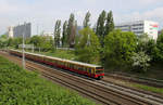 S-Bahn Berlin 480 xxx // Berlin, unweit der Station Landsberger Allee // 15.