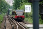 Ausfahrt einer S-Bahn in den Berliner Ring vom Bahnhof Frankfurter Allee.