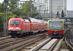 182 018 und S-Bahn Berlin lieferten sich ein Kopf an Kopf Rennen am 05.08.2019 kurz vor der Station Berlin-Tiergarten