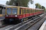 BERLIN, 17.10.2019, S47 nach Hermannstraße bei der Einfahrt in den Bahnhof Schöneweide