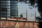 Am 23.9.2006 kam der S Bahn Panorama Zug über die Stadtbahn an der Jannowitzbrücke und fuhr in Richtung Hauptbahnhof Berlin.