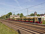 Einfahrt S Bahn Berlin 484 00? in den Bahnhof Berlin Flughafen Schönefeld am 21.