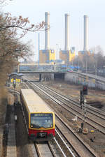 S-Bahn Berlin 481 xxx // Berlin (Aufgenommen zwischen den Stationen Berlin Hohenzollerndamm und Berlin Halensee.) // 12.