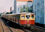 ET 65 der Berliner S-Bahn als Traditionszug zwischen Savignyplatz und Zoologischer Garten auf der Stadtbahn