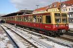 485 162-2 fährt am 13.02.2021 als S8 (S 8080) von Berlin Grünau nach Birkenwerder (b Berlin) in Berlin Baumschulenweg ein.