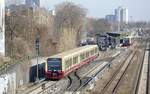 BR 483/484 der S Bahn Berlin /S 47 mit '483 001 B' und '484 001 B', mit Blick Richtung Bhf.