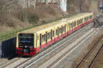 S-Bahn Berlin /S 47, BR 483/484, hier zwischen den Bahnhöfen Berlin-Neukölln und Herrmannstr.