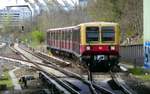 S 46 der S-Bahn Berlin mit BR 485, kommend vom Bf.