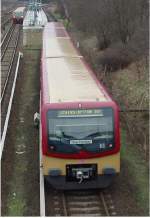 Kreuzung zweier Zge der BR 481 in Bergfelde bei Berlin am 21.03.2002 um 14.09 h.