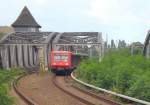 Berliner S-Bahn, Baureihe 485 in rot, Vollzug unterwegs von Treptower Park zum Ostkreuz, 2006