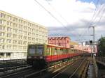 BR485 als S9 nach Berlin-Schnefeld   in Berlin-Alexanderplatz, 8.07.2008