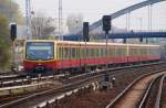 BERLIN, 02.11.2008, S7 nach Potsdam Hbf bei der Einfahrt in den S-Bahnhof Warschauer Straße  