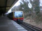 BR 481 als S1 nach S-Bahnhof Oranienburg im S-Bahnhof Berlin-Frohnau.