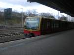 BR 481 als S42 ber Westkreuz,Halensee und Hohenzollerndamm im S-Bahnhof Berlin Messe Nord/ICC.