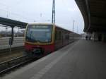 BR 481 als S1 nach S-Bahnhof Berlin-Wannsee im S-Bahnhof Oranienburg.