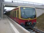 BR 481 als S25 nach S-Bahnhof Hennigsdorf im S-Bahnhof Teltow Stadt.