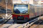 BERLIN, 01.04.2009, S42 bei der Einfahrt in den S-Bahnhof Gesundbrunnen