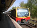 BR 481 als S1 nach S-Bahnhof Oranienburg im S-Bahnhof Berlin Wollankstrae.