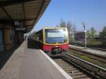 BR 481 als S2 nach S-Bahnhof Bernau im S-Bahnhof Berlin-Marienfelde.