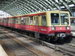 S-Bahn 485 097 zum Flughafen Berlin Schnefeld am 12.April 2009 in Berlin Ostbahnhof.