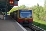 BERLIN, 12.05.2009, S75 nach Warschauer Straße im S-Bahnhof Wartenberg