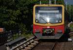 BERLIN, 24.05.2009, S3 nach Ostbahnhof erreicht den S-Bahnhof Friedrichshagen