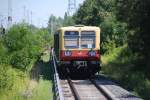 BERLIN, 27.07.2009, S5 nach Mahlsdorf bei der Ausfahrt aus dem S-Bahnhof Friedrichsfelde Ost