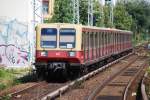 BERLIN, 29.08.2009, Pendelzug von Frankfurter Allee nach Treptower Park bei der Einfahrt in den S-Bahnhof Ostkreuz; der Pendelzugbetrieb war am Wochenende 29./30.08.2009 aufgrund der Umbauarbeiten im