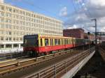 BR 480 als S7 nach S-Bahnhof Ahrensfelde am S+U Bahnhof Berlin Alexanderplatz.