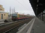 Hier 481 257-1 als eine S7 von Ahrensfelde nach Potsdam Hbf., bei der Einfahrt am 27.2.2010 in Potsdam Hbf.