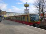 BR 481 als S41 ber Frankfurter Allee,Ostkreuz und Treptower Park im S-Bahnhof Berlin Storkower Strae.(8.3.2010)