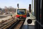 BERLIN, 22.03.2010, S42 in Richtung Westkreuz bei der Einfahrt in den S-Bahnhof Westend