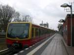 BR 481 als S25 nach S-Bahnhof Teltow Stadt im S-Bahnhof Berlin-Lankwitz.(5.4.2010)