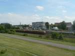 Eine Ringbahn (BR 481) auf dem Weg zum Bahnhof Tempelhof.