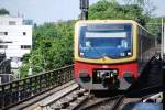 BERLIN, 16.06.2010, S75 nach Spandau bei der Einfahrt in den S-Bahnhof Zoologischer Garten


