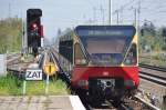 BERLIN, 12.09.2010, S8 nach Hohen Neuendorf bei der Ausfahrt aus dem S-Bahnhof Blankenburg