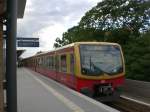 BR 481 als S42 ber Westhafen,Beusselstrae und Jungfernheide im S+U Bahnhof Berlin-Wedding.(28.7.2010) 