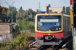 BERLIN, 13.10.2010, S46 nach Königs Wusterhausen bei der Einfahrt in den S-Bahnhof Westend