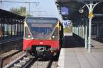 BERLIN, 23.10.2010, S8 nach Grünau im S-Bahnhof Schöneweide