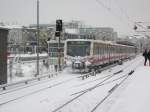 S 3 nach Erkner am 20.12.2010 b.d. Einfahrt in den Bahnhof Berlin-Charlottenburg