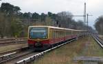 Eine S-Bahn erreicht am 11.04.12 den Hp.