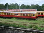 Der S-Bahnmittelwagen 276 032,am 12.Mai 2012,im S-Bahnbw Berlin Friedrichsfelde.Um Aufnahme vom Bw Friedrichsfelde zumachen ohne das Bw nicht zubetreten zumssen,lassen sich die Aufnahmen am Besten