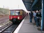 18.12.2005 Berlin-Wartenberg. 878 822-6 als Weihnachtszug fr Kinder der Parkeisenbahn Berlin.