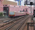 S7 nach Potzdam(Hbf.)am 14.07.2012 bei der Einfahrt in den Bahnhof Alexanderplatz.