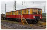 Der ehemalige Berliner S-Bahn Triebwagen 476 033-6, ex ET 165 299, ex DR 276 571-7 bzw.276 243-3, ausgestellt am 28.04.2013 im Eisenbahnmuseum im ehemaligen Bahnbetriebswerk Darmstadt-Kranichstein.